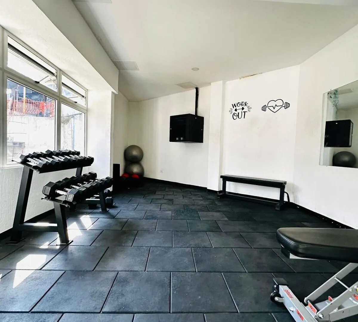 Nice Apartment With Parking, Gym, And Terrace In Z4 Guatemala City